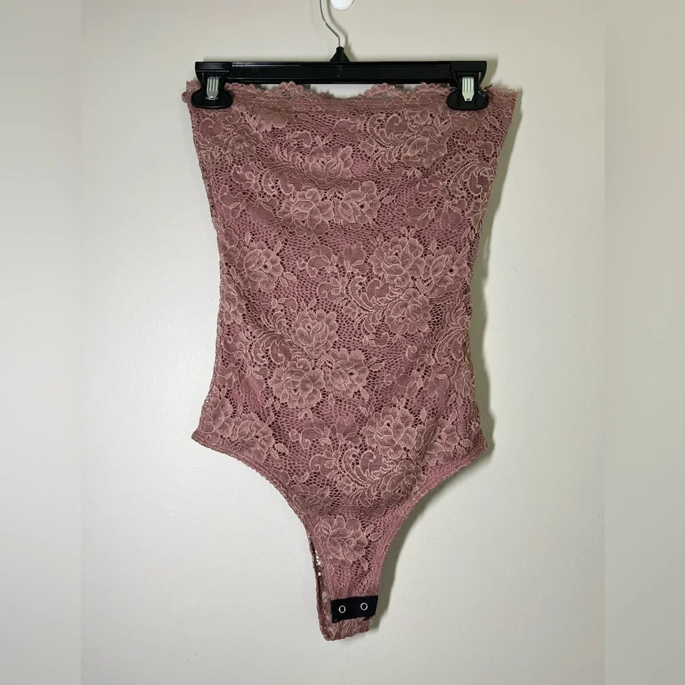 Windsor Lace Bodysuit‎
